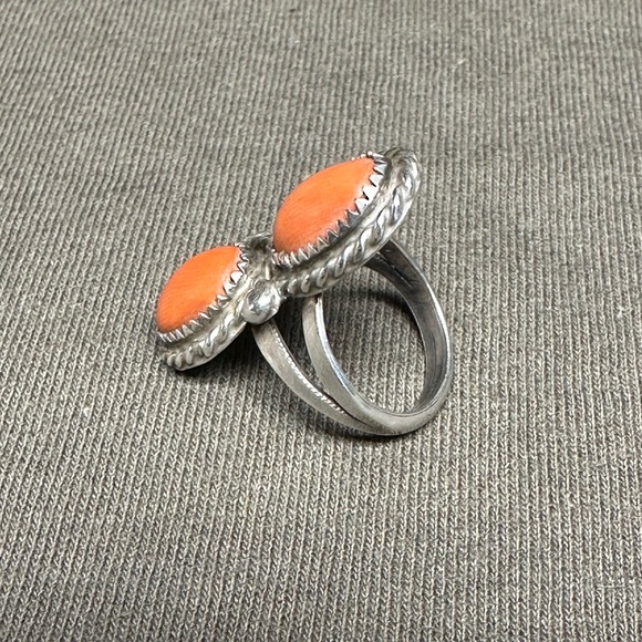 Truly Vintage Coral & Sterling Silver Ring – Size 7 – G33 - Picture 2 of 9
